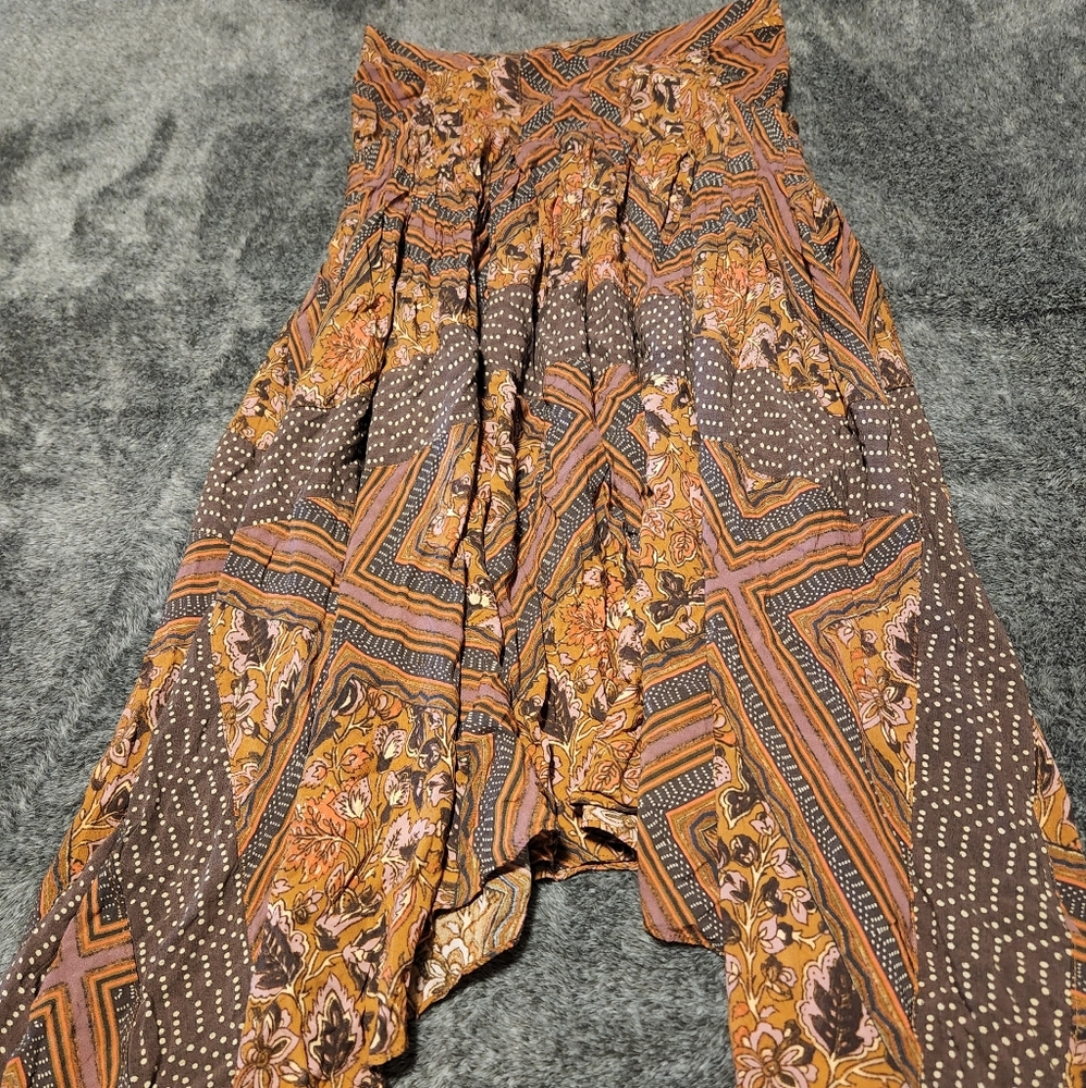 Free people floral and polkadot skirt with pockets, flare, womens Size 2